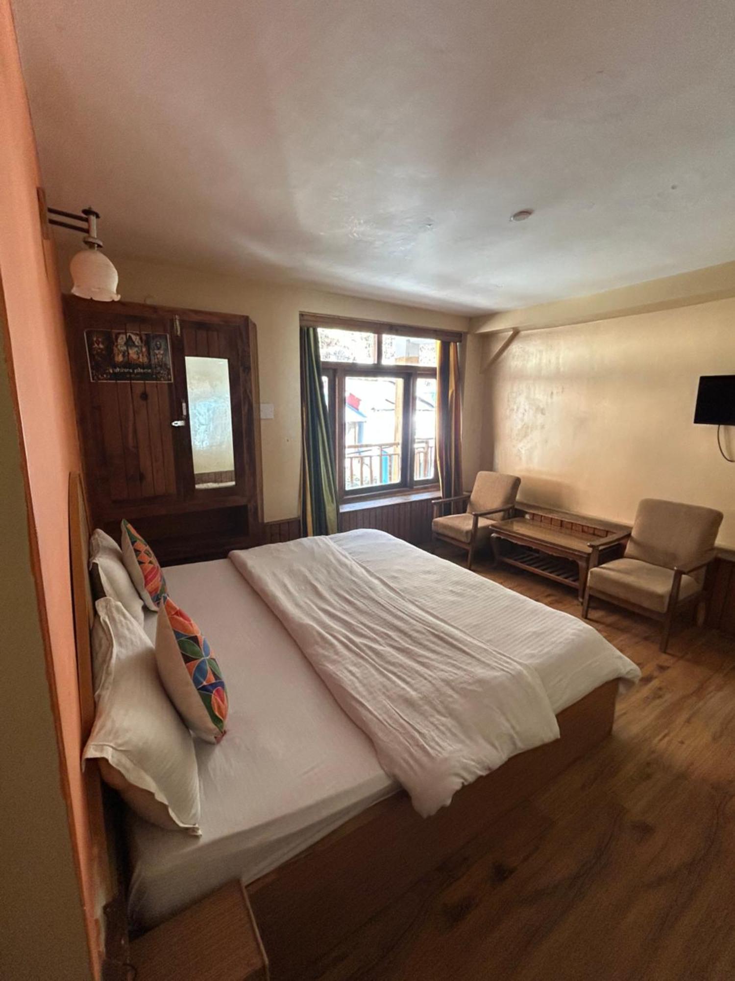Hotel Bhrigu Маналі Екстер'єр фото